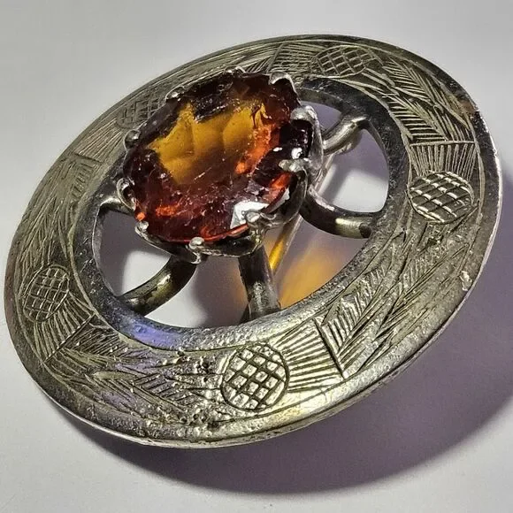 VINTAGE SCOTTISH KILT PIN BROOCH w/ GOLDEN Brown STONE Silver Tone
